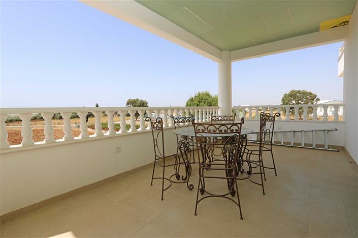 Image No.33-20 Bed Villa / Detached for sale