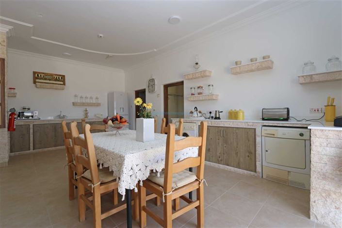 Image No.35-20 Bed Villa / Detached for sale