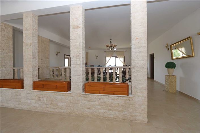 Image No.38-20 Bed Villa / Detached for sale