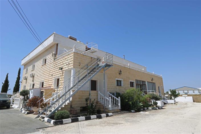 Image No.43-20 Bed Villa / Detached for sale