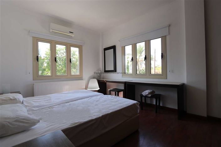 Image No.27-6 Bed Villa / Detached for sale