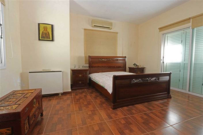 Image No.12-3 Bed Villa / Detached for sale