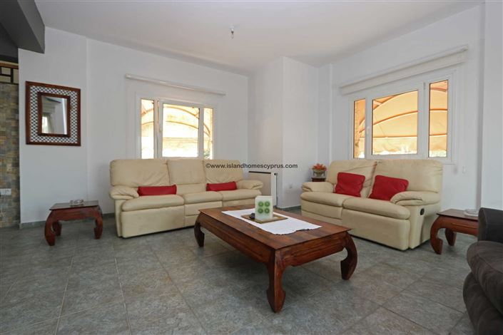 Image No.7-3 Bed Villa / Detached for sale