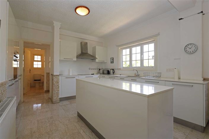 Image No.12-4 Bed Villa / Detached for sale