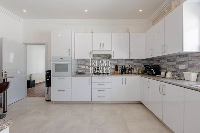 Image No.16-2 Bed Bungalow for sale