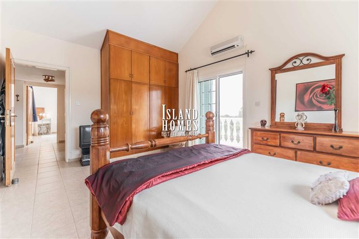 Image No.34-4 Bed Villa / Detached for sale