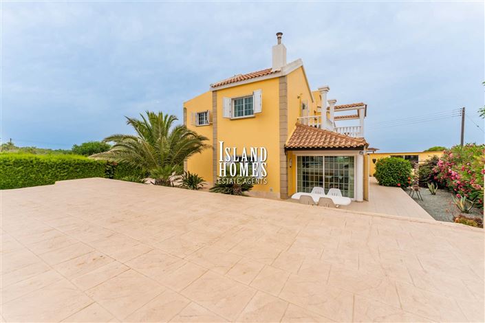 Image No.39-4 Bed Villa / Detached for sale
