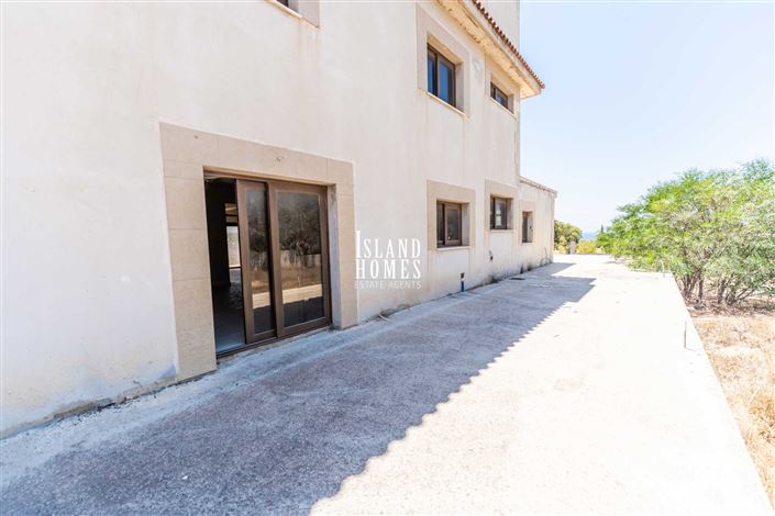 Image No.37-4 Bed Villa / Detached for sale