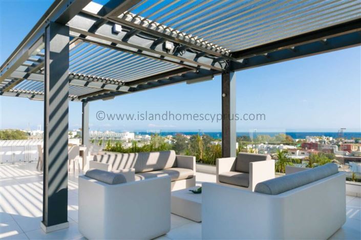 Image No.16-10 Bed Property for sale