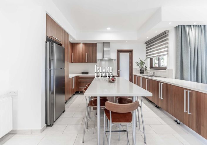 Image No.11-6 Bed Villa / Detached for sale