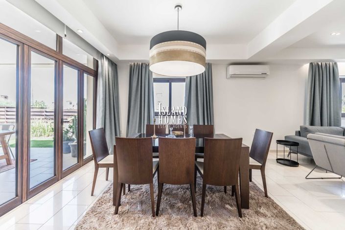 Image No.13-6 Bed Villa / Detached for sale