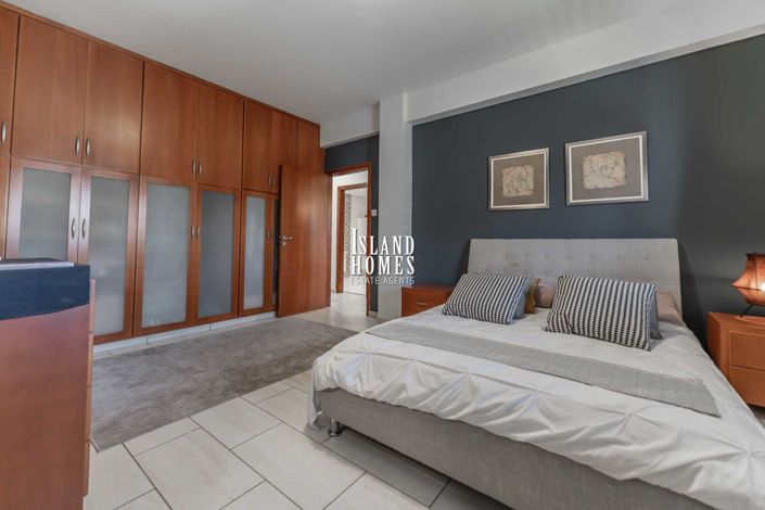 Image No.20-6 Bed Villa / Detached for sale