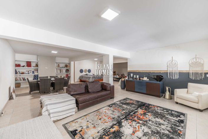 Image No.29-6 Bed Villa / Detached for sale