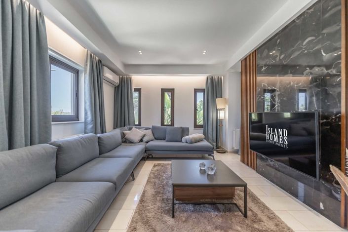 Image No.4-6 Bed Villa / Detached for sale