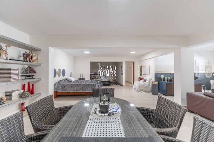 Image No.31-6 Bed Villa / Detached for sale