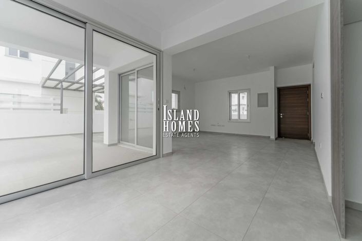 Image No.8-4 Bed Villa / Detached for sale