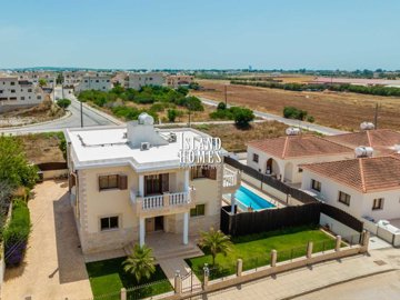 4 Bed Villa / Detached for sale