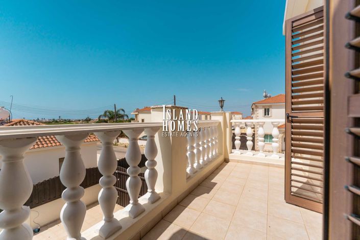 Image No.20-4 Bed Villa / Detached for sale