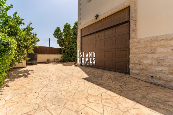 Image No.36-4 Bed Villa / Detached for sale