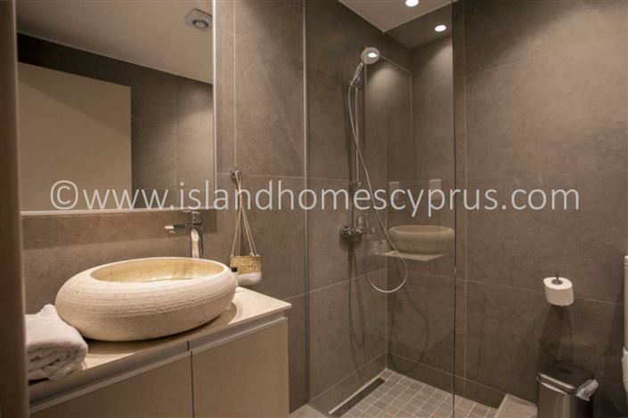 Image No.12-5 Bed Villa / Detached for sale