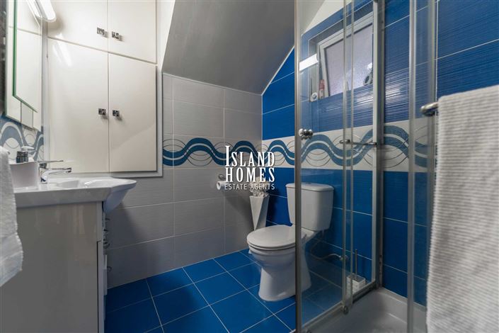 Image No.23-3 Bed Villa / Detached for sale