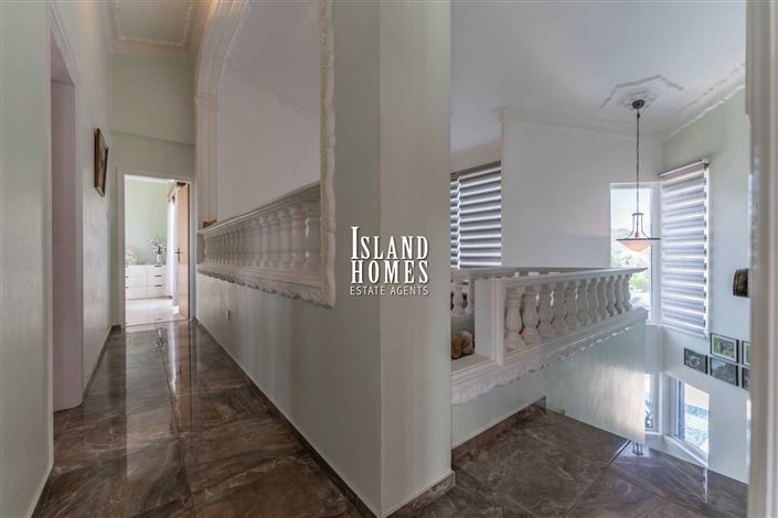 Image No.24-3 Bed Villa / Detached for sale