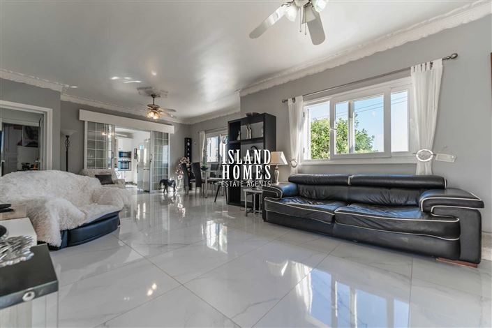 Image No.4-3 Bed Villa / Detached for sale