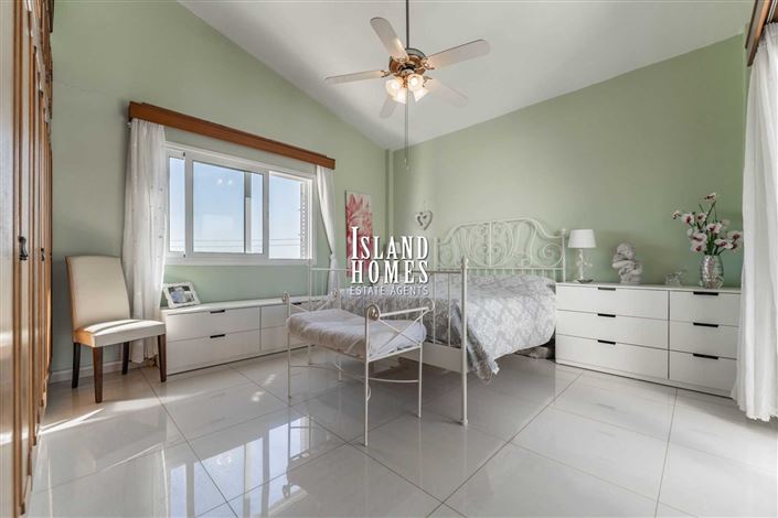 Image No.31-3 Bed Villa / Detached for sale