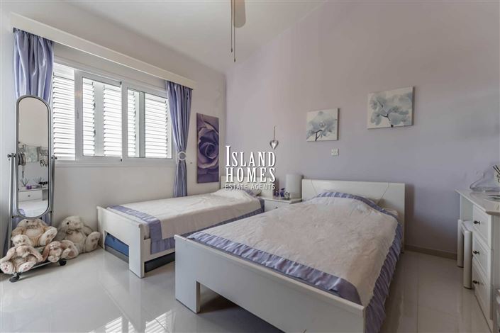 Image No.37-3 Bed Villa / Detached for sale