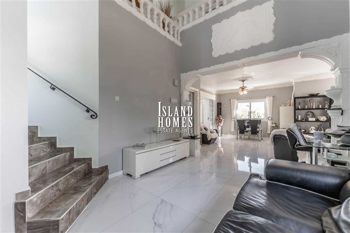 Image No.7-3 Bed Villa / Detached for sale