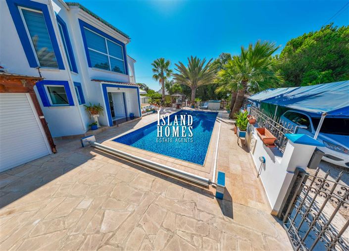 Image No.8-3 Bed Villa / Detached for sale