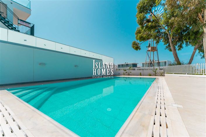 Image No.14-5 Bed Villa / Detached for sale