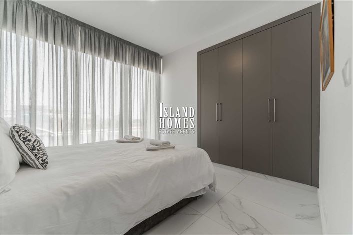 Image No.17-5 Bed Villa / Detached for sale