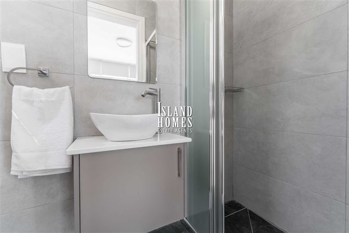 Image No.23-5 Bed Villa / Detached for sale