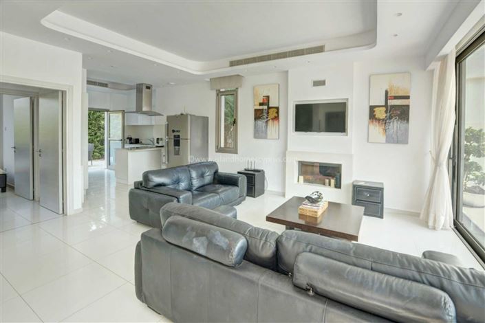 Image No.12-5 Bed Villa / Detached for sale