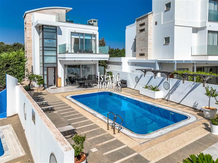 Image No.25-5 Bed Villa / Detached for sale