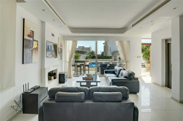 Image No.5-5 Bed Villa / Detached for sale