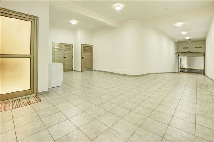 Image No.44-5 Bed Villa / Detached for sale