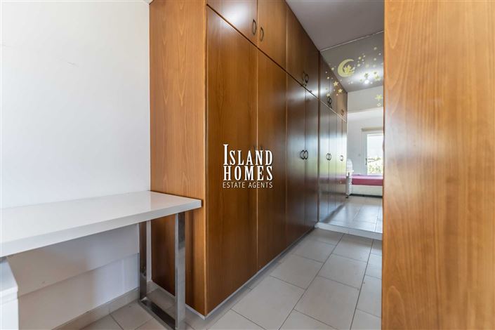 Image No.18-3 Bed Townhouse for sale