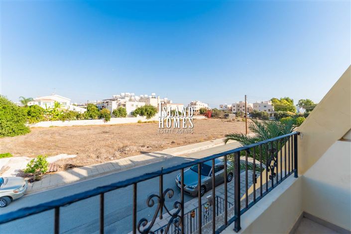 Image No.19-3 Bed Townhouse for sale