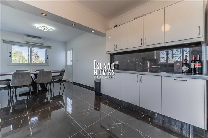 Image No.13-4 Bed Villa / Detached for sale