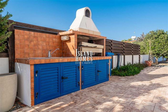 Image No.34-4 Bed Villa / Detached for sale