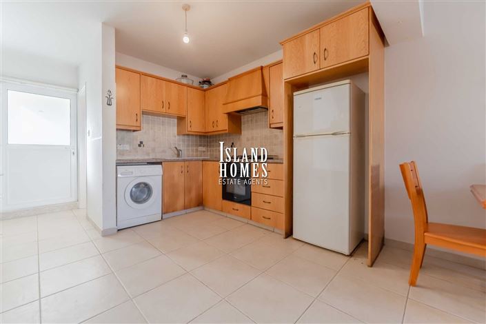 Image No.12-3 Bed Townhouse for sale