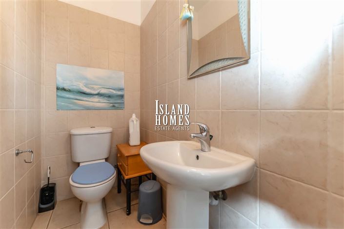 Image No.14-3 Bed Townhouse for sale