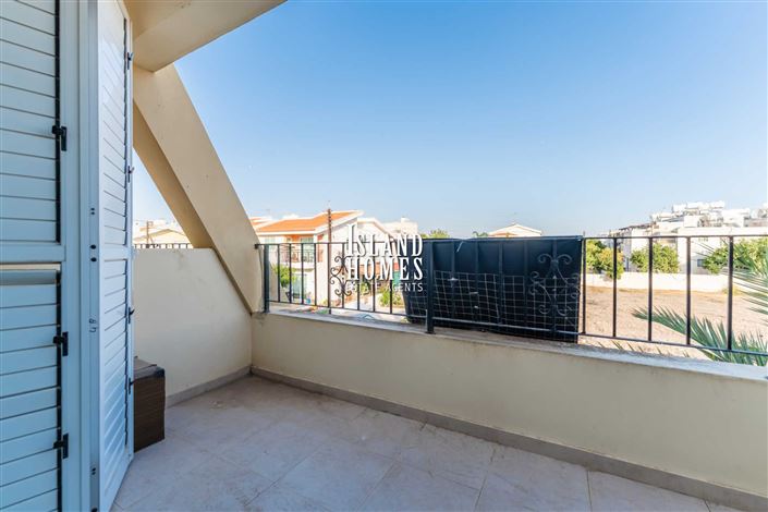 Image No.18-3 Bed Townhouse for sale