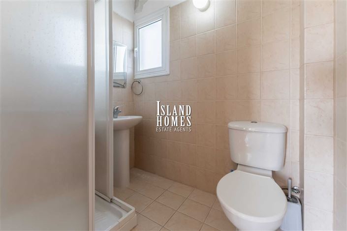 Image No.26-3 Bed Townhouse for sale