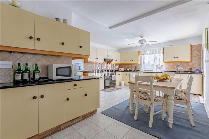 Image No.14-4 Bed Bungalow for sale