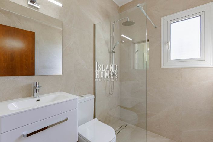 Image No.25-3 Bed Villa / Detached for sale