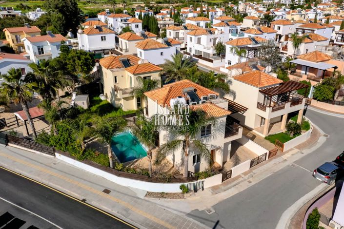 Image No.30-3 Bed Villa / Detached for sale