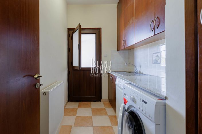 Image No.16-5 Bed Villa / Detached for sale